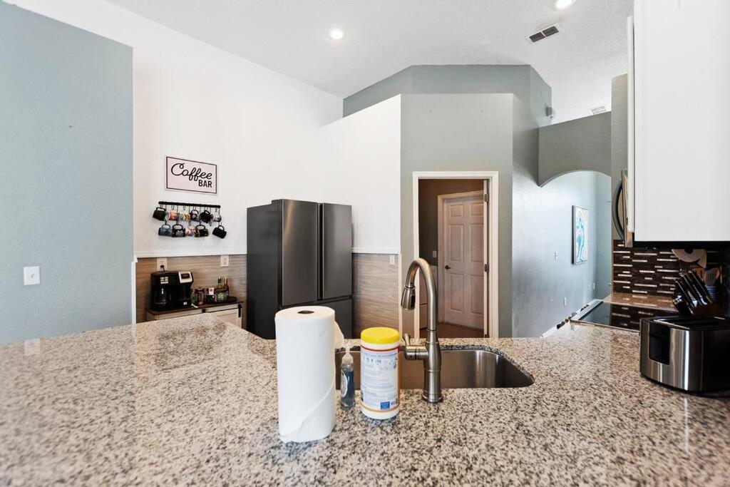 Spacious Disney Themed 5Bed Villa! Private Heated Enclosed Pool/Spa/Bbq! 대번포트 외부 사진